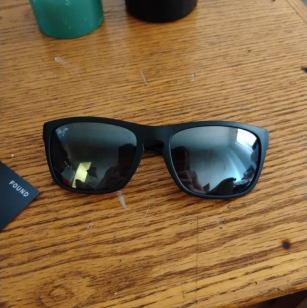 Mayi Jim/Manchester United- South Swell Sunglasses